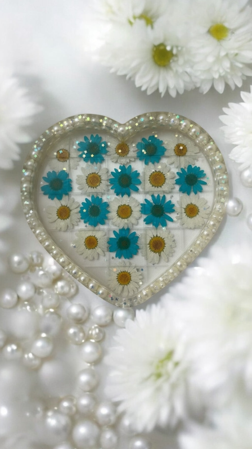 Pearl Daisy Keepsake Heart Tray